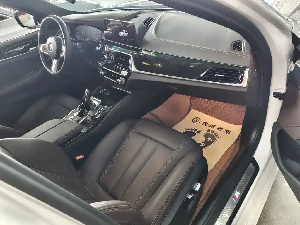 BMW 5 Series 2020 — фото 19