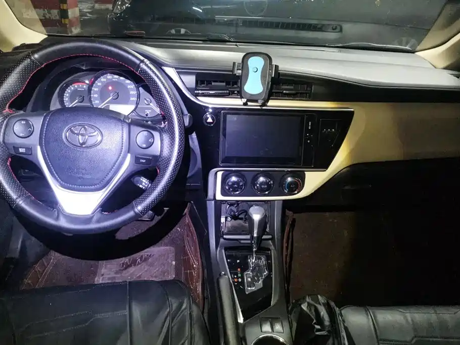 Toyota Corolla 2017 — фото 12