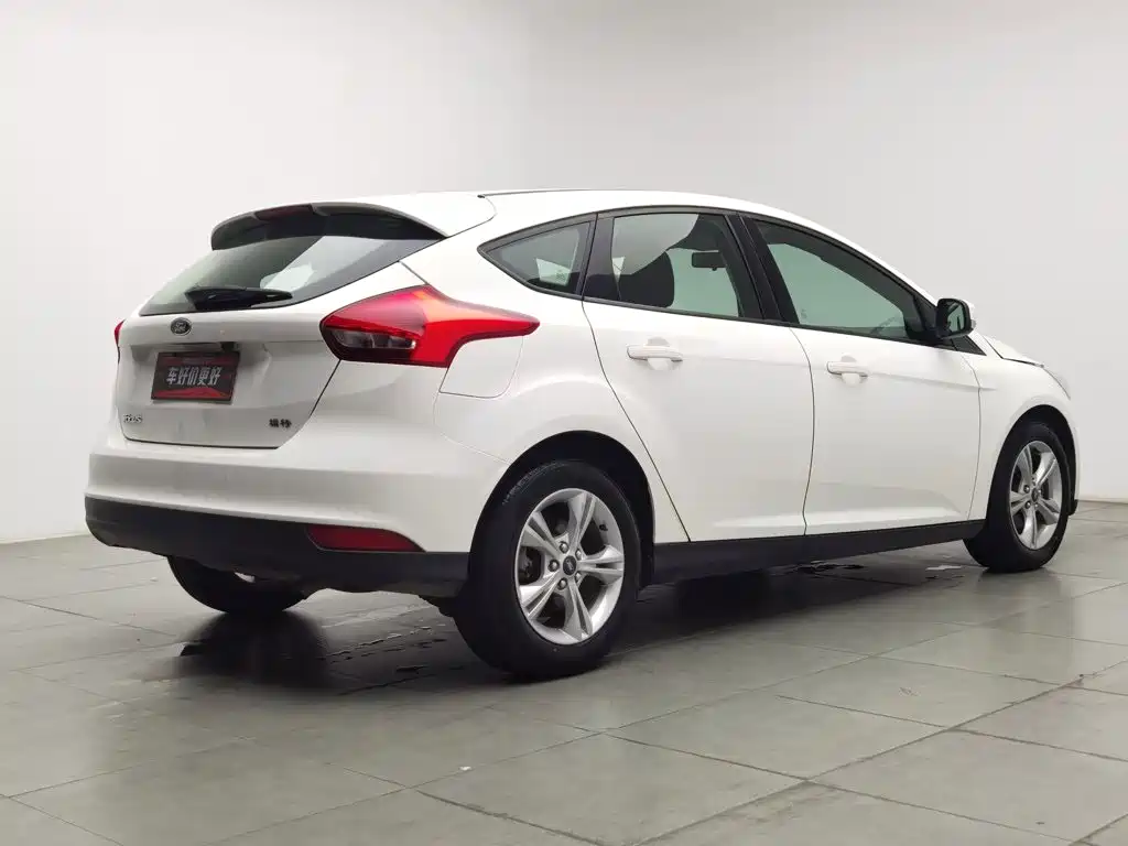 Ford Focus 2015 — фото 2