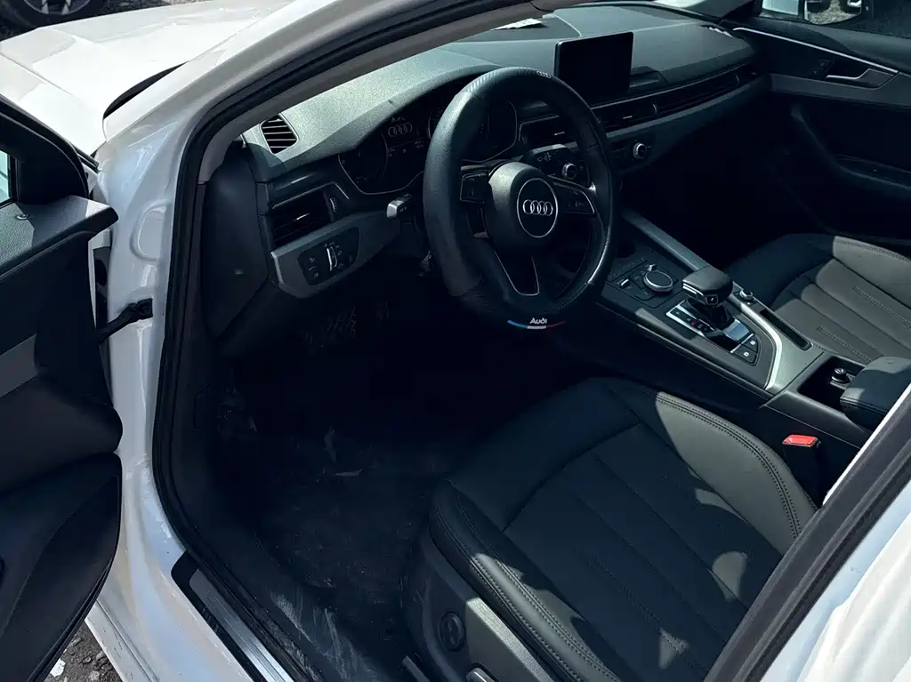 Audi A4L 2017
