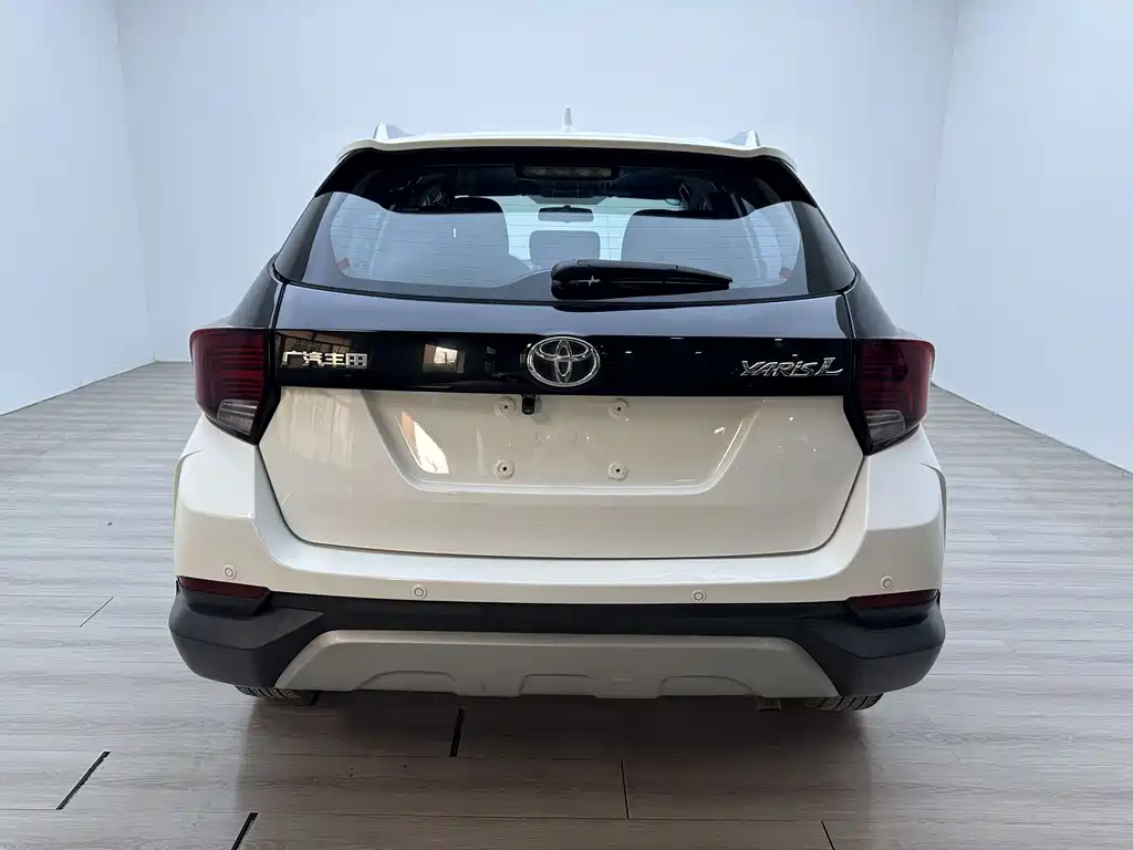 Toyota Yaris L 2022