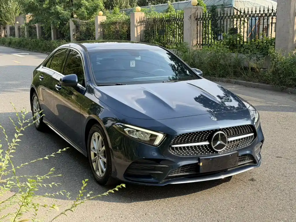 Mercedes-Benz A-Class 2019 — фото 10