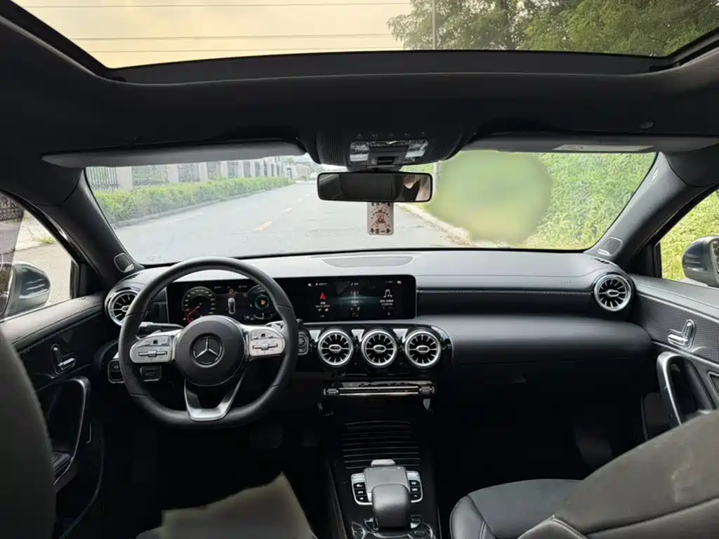 Mercedes-Benz A-Class 2019 — фото 19