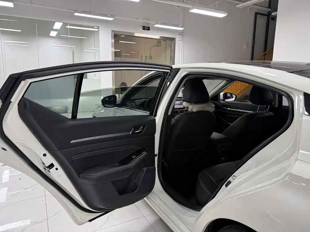 Nissan Teana 2022 — фото 12
