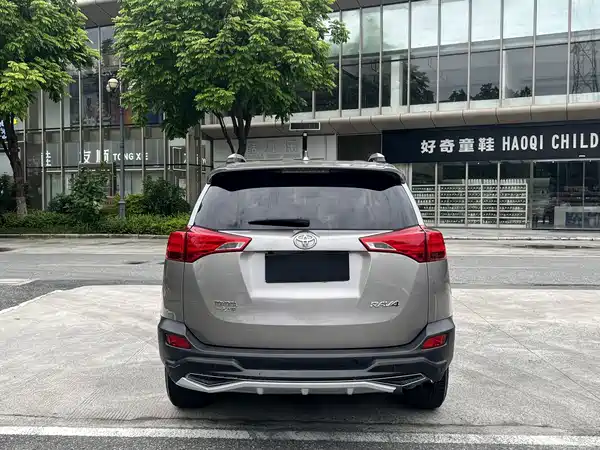 Toyota RAV4 2015