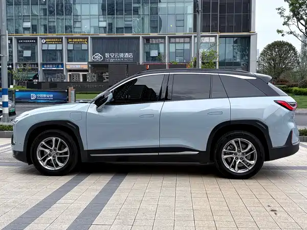 NIO ES6 2020