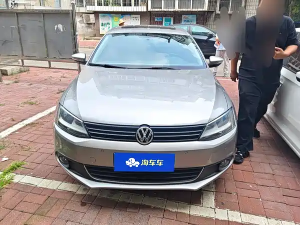 Volkswagen Sagitar 2014