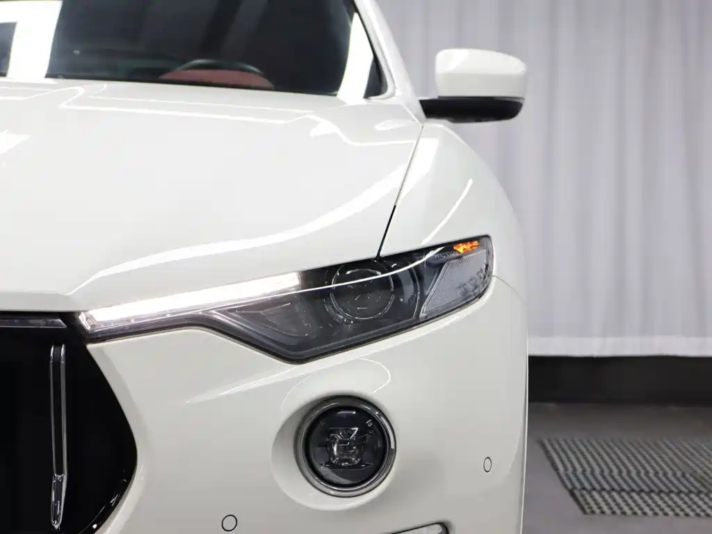 Maserati Levante 2023 — фото 16