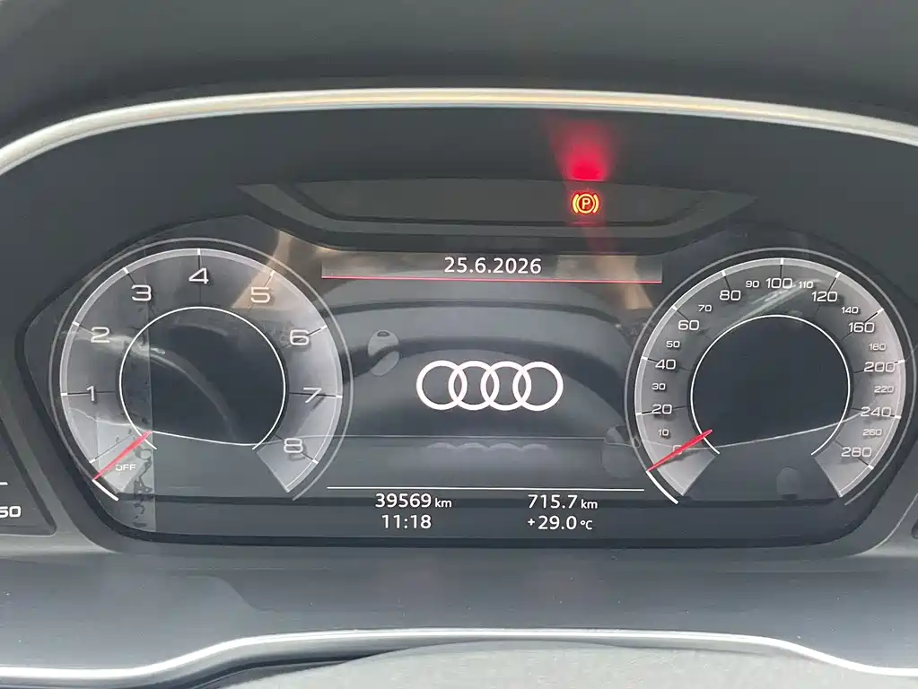 Audi Q3 2023 — фото 24