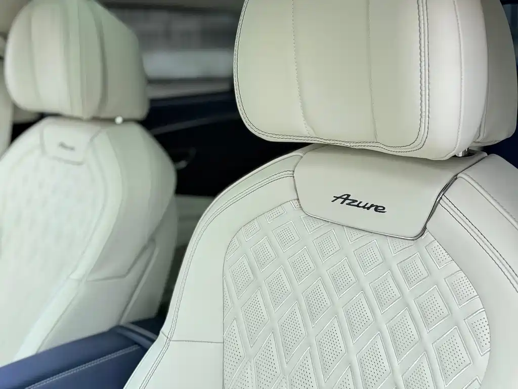 Bentley Flying Spur 2024 — фото 19