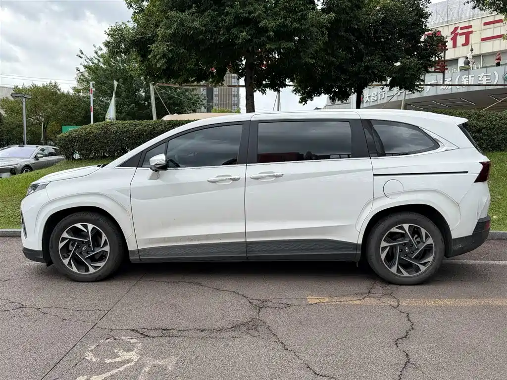 Hyundai Custo 2023