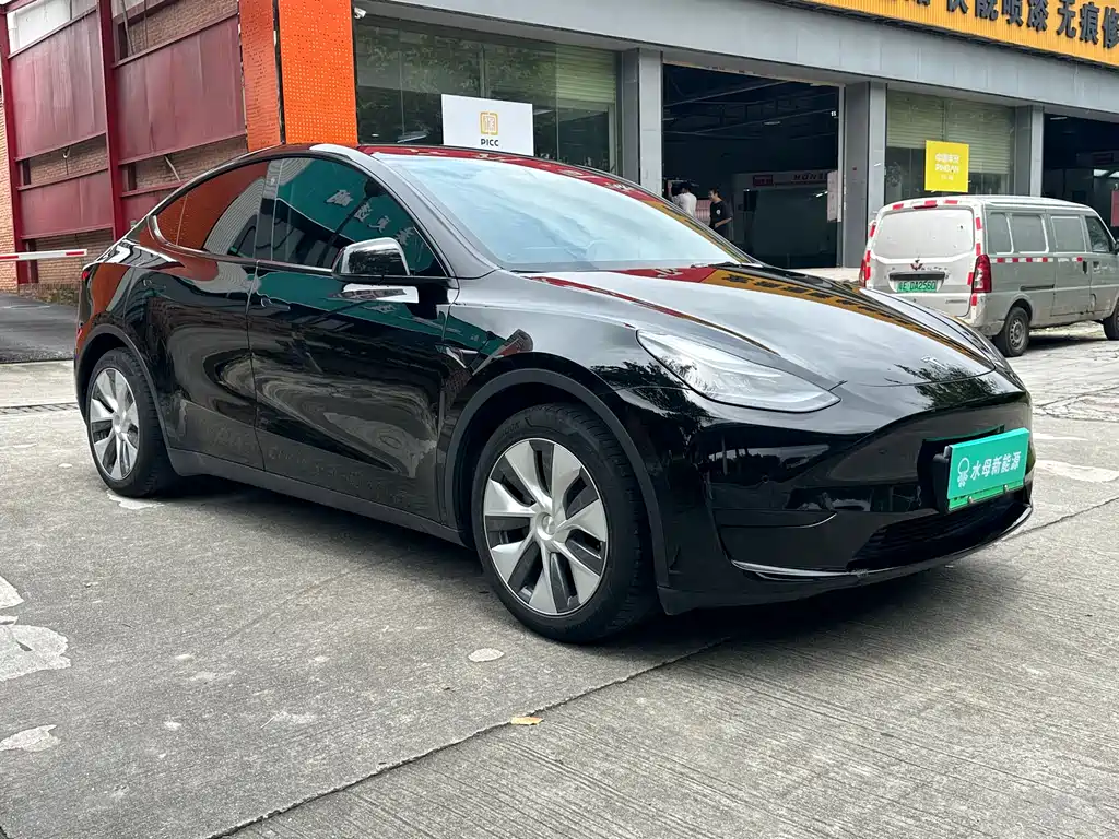 Tesla Model Y 2022 — фото 3