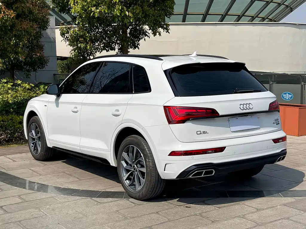 Audi Q5L 2023 — фото 4