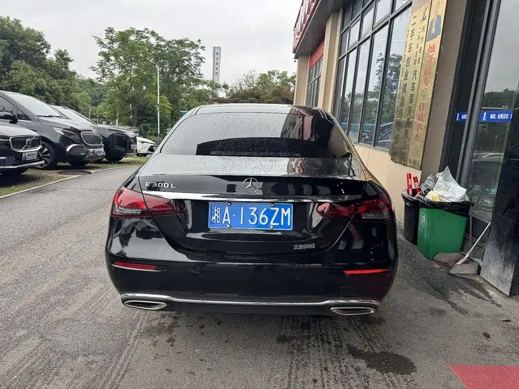 Mercedes-Benz E-Class 2022