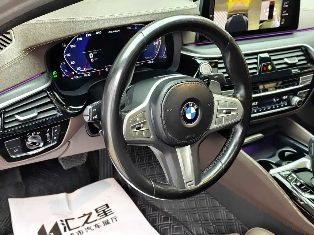 BMW 5 Series 2023 — фото 13