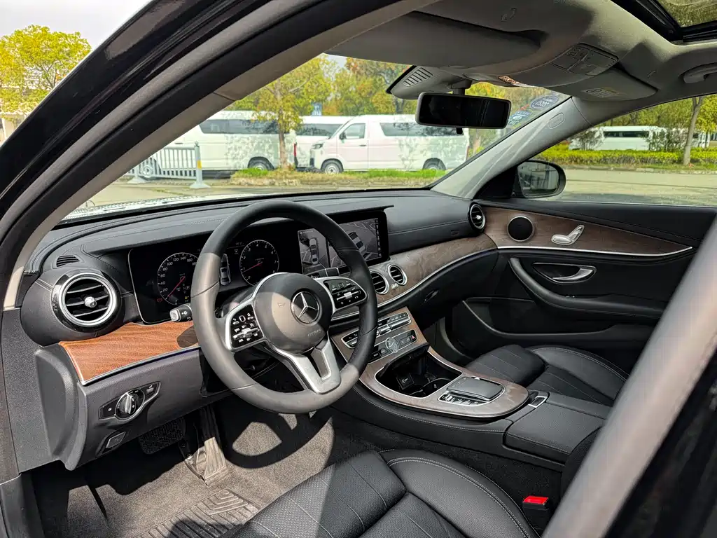 Mercedes-Benz E-Class 2019 — фото 9