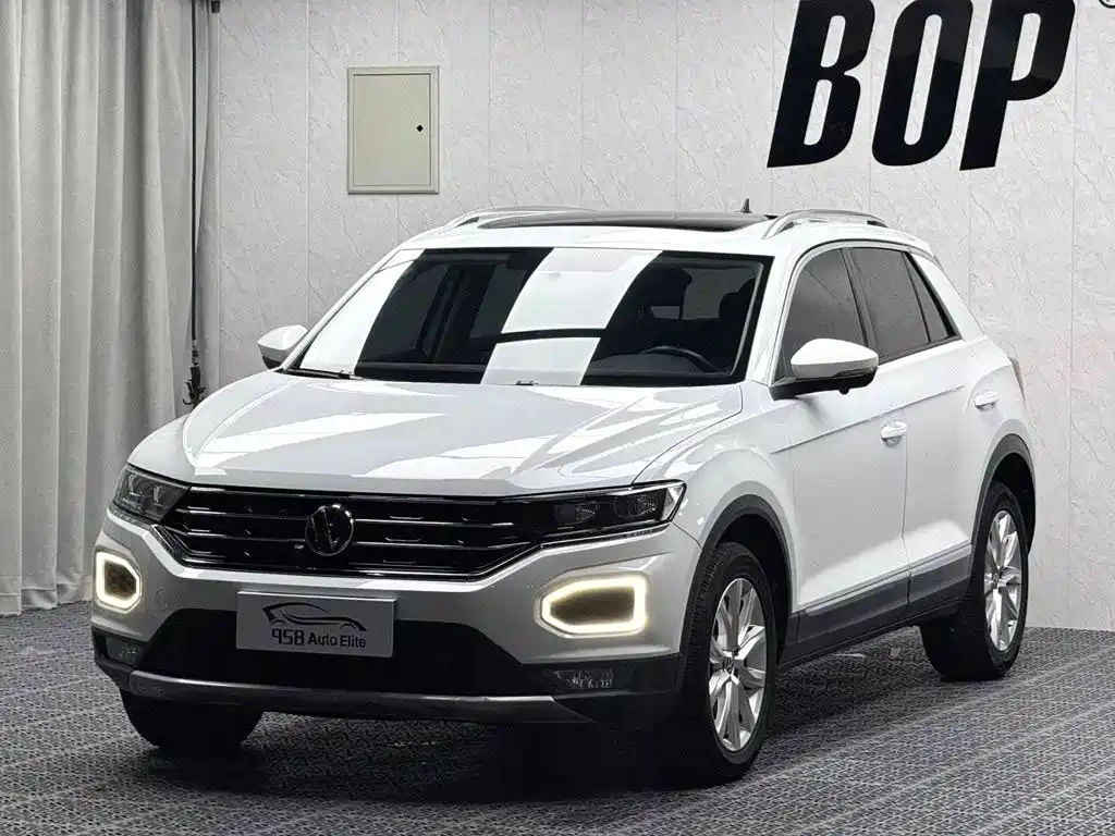 Volkswagen T-Roc 2022 — фото 1