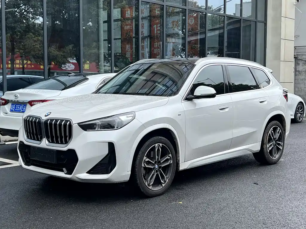 BMW X1 2023 — фото 1