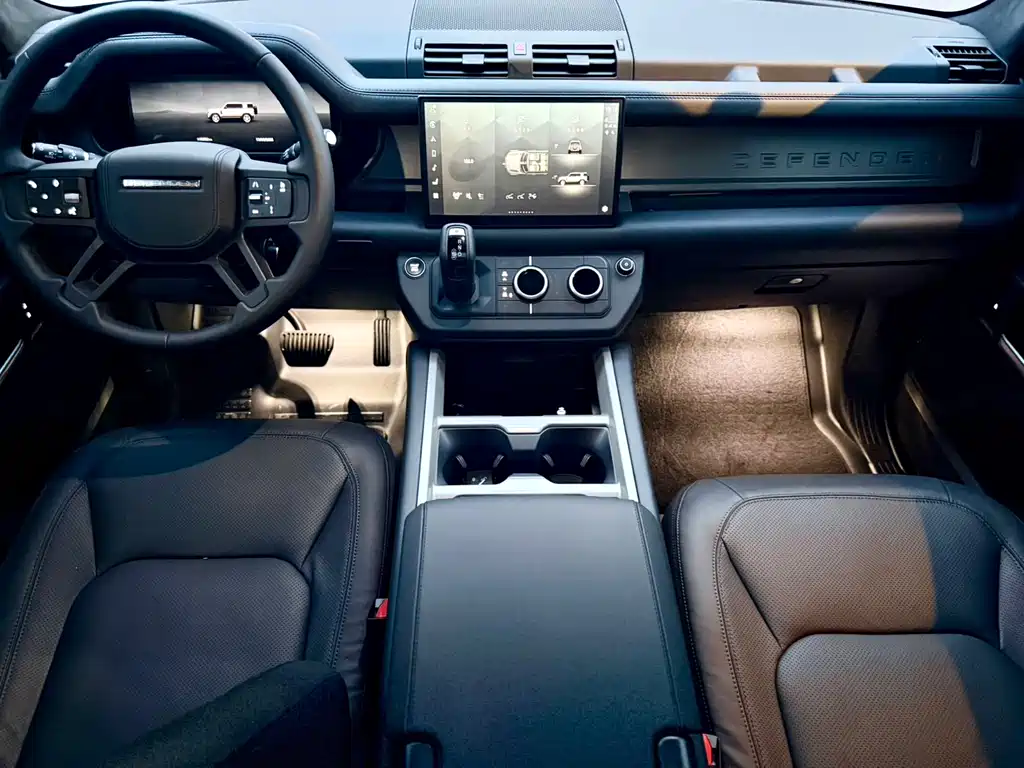 Land Rover Defender 2025 — фото 13