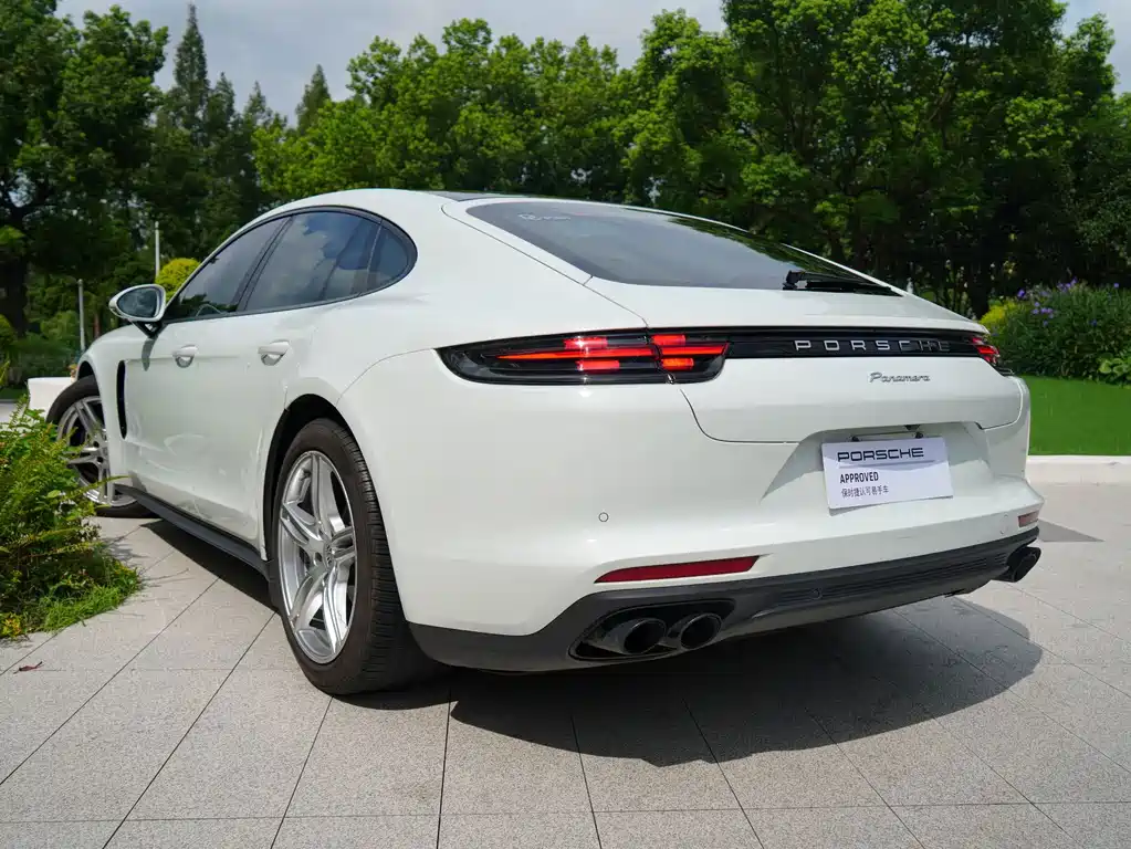 Porsche Panamera 2019 — фото 18