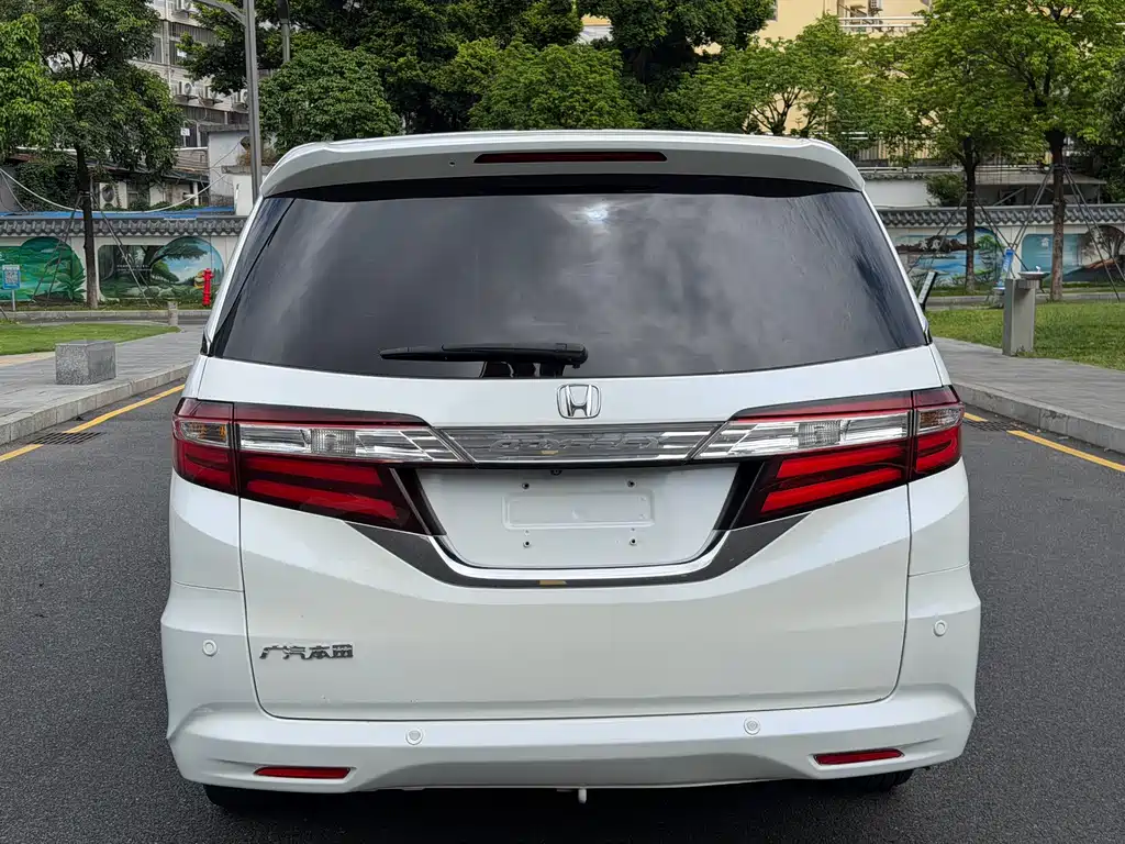 Honda Odyssey 2016 — фото 19