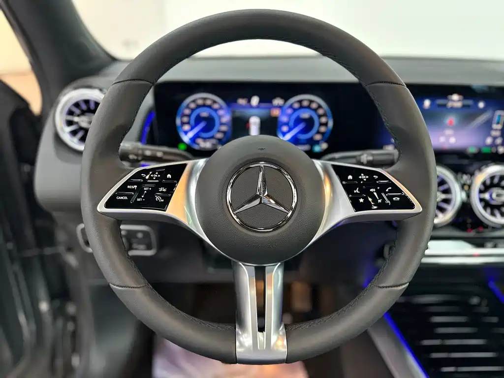 Mercedes-Benz EQB 2026 — фото 10