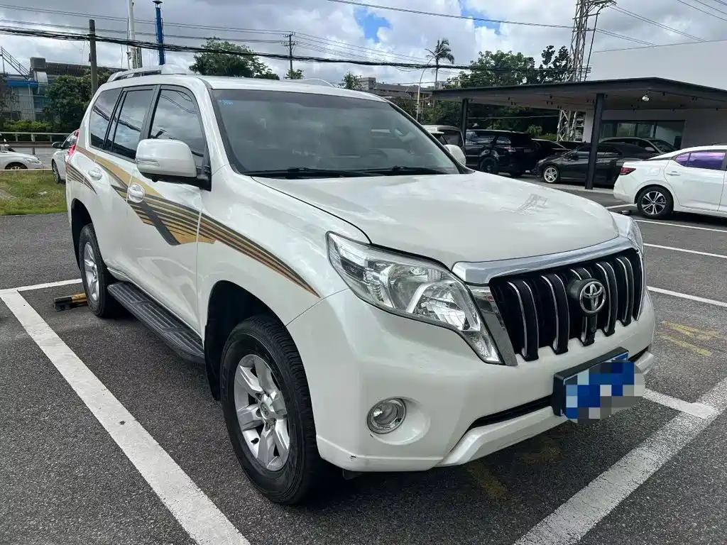 Toyota Prado 2017 — фото 1