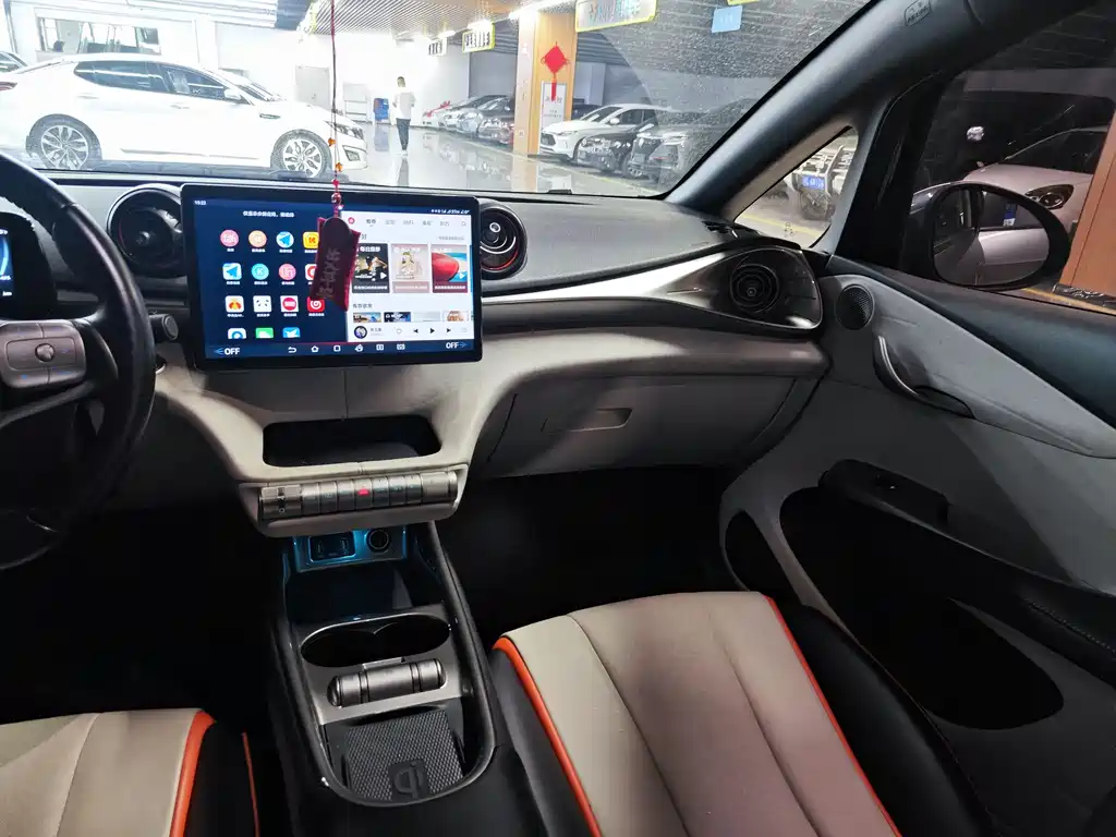 BYD Dolphin 2022 — фото 13