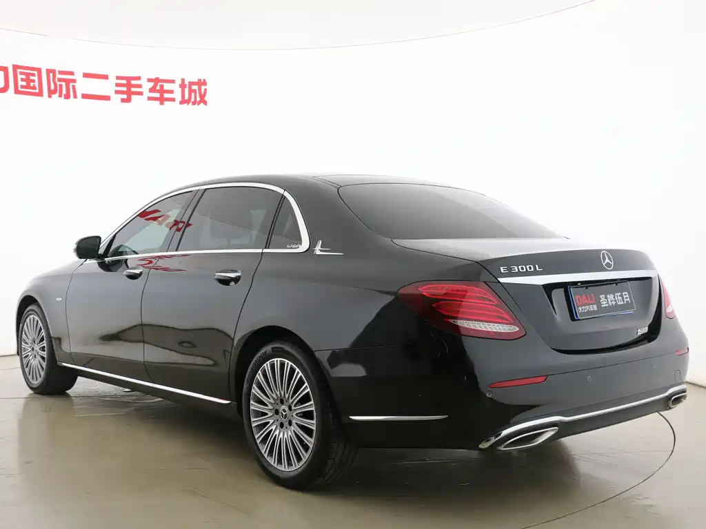 Mercedes-Benz E-Class 2020 — фото 14