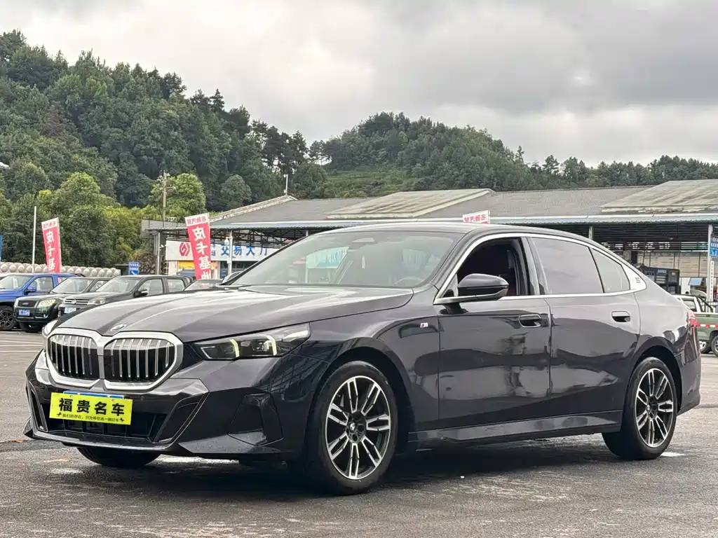 BMW 5 Series 2025