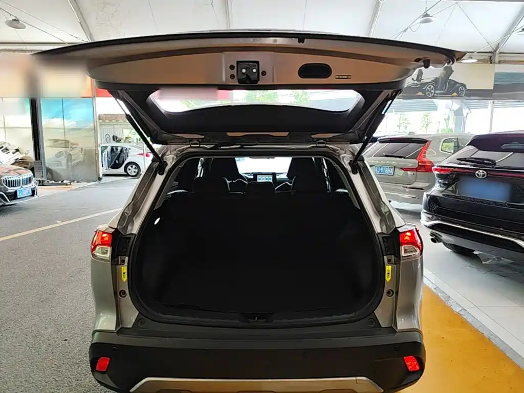 Toyota Corolla Cross 2022 — фото 19