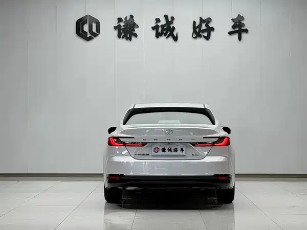Toyota Camry 2025