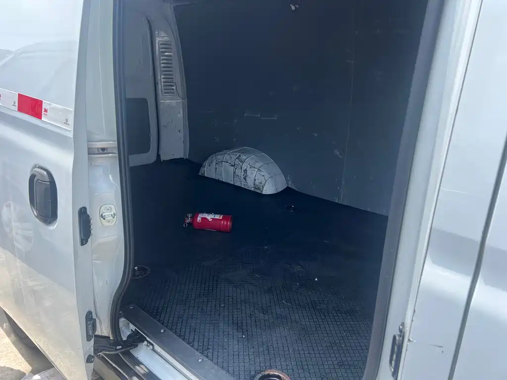 Maxus EV30 2023