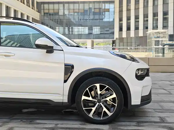 Lynk & Co 01 EM-P 2023