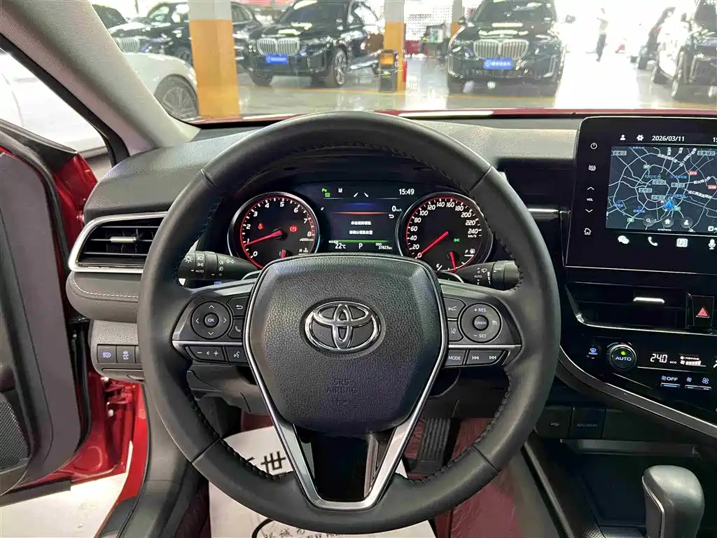 Toyota Camry 2021 — фото 8