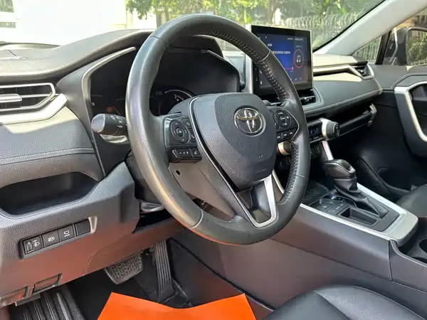 Toyota RAV4 2021