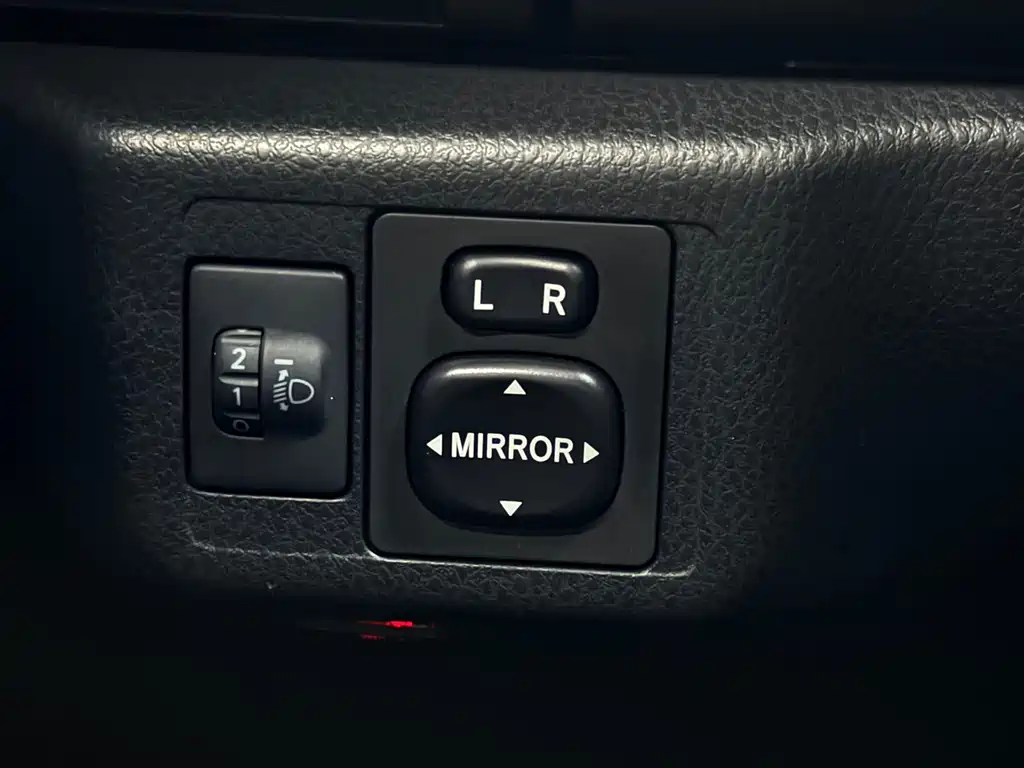 Toyota Yaris L 2023 — фото 12