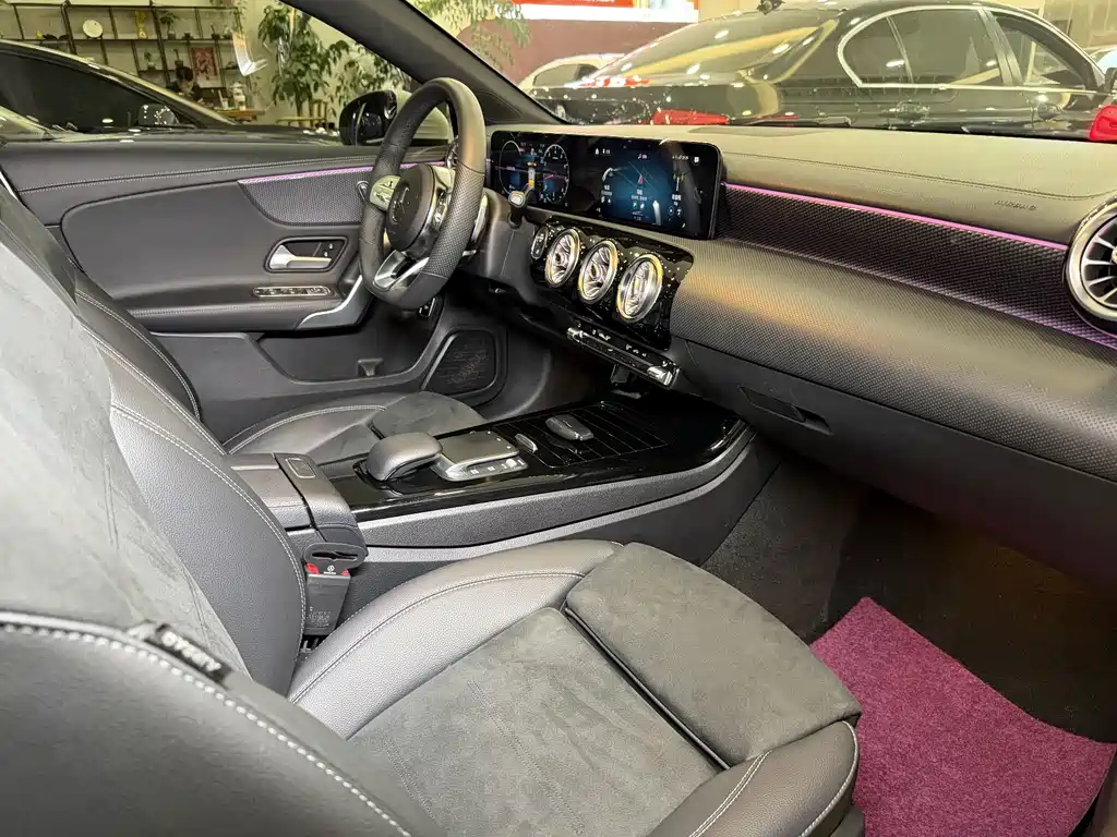 Mercedes-Benz A-Class 2020 — фото 12