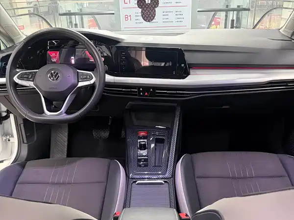 Volkswagen Golf 2023