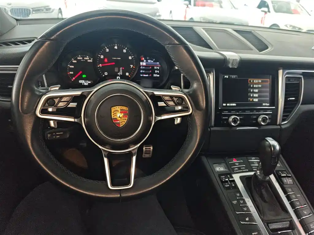 Porsche Macan 2015 — фото 10