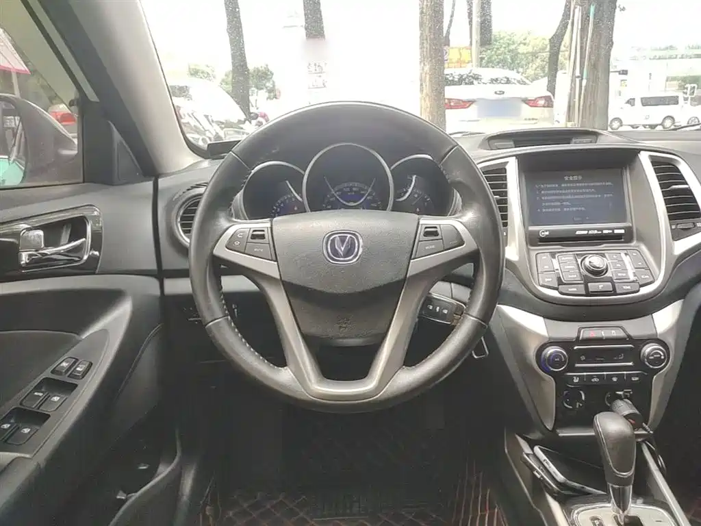 Changan Eado XT 2014 — фото 11