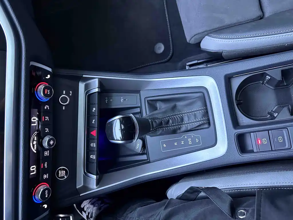 Audi Q3 2023 — фото 15
