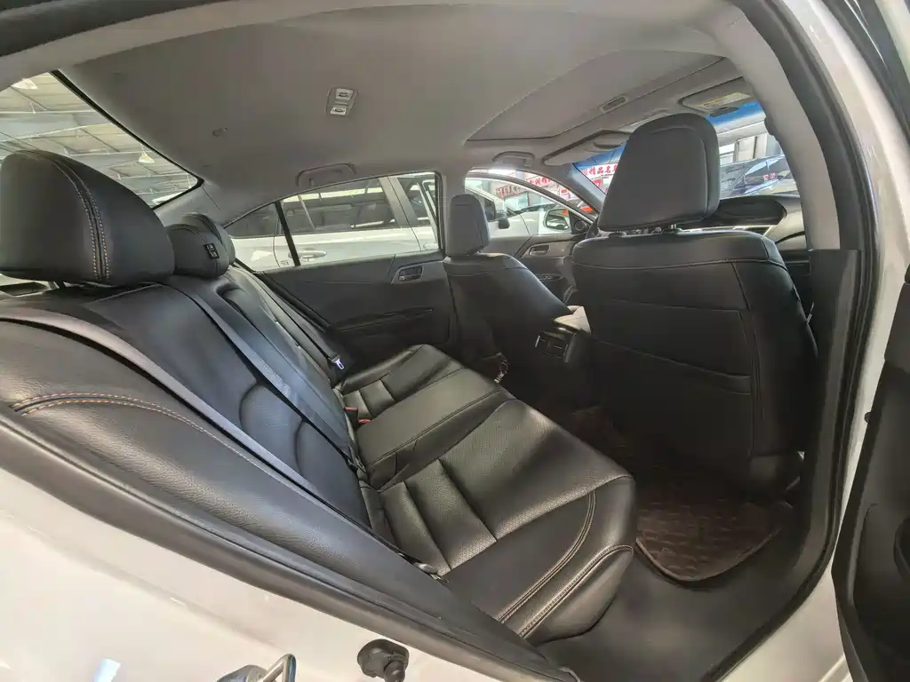 Honda Accord 2017 — фото 11