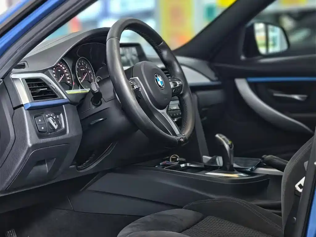 BMW 3 Series 2018 — фото 4
