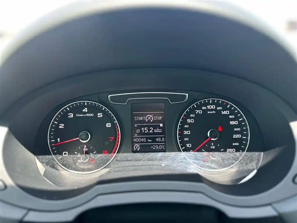 Audi Q3 2017 — фото 11