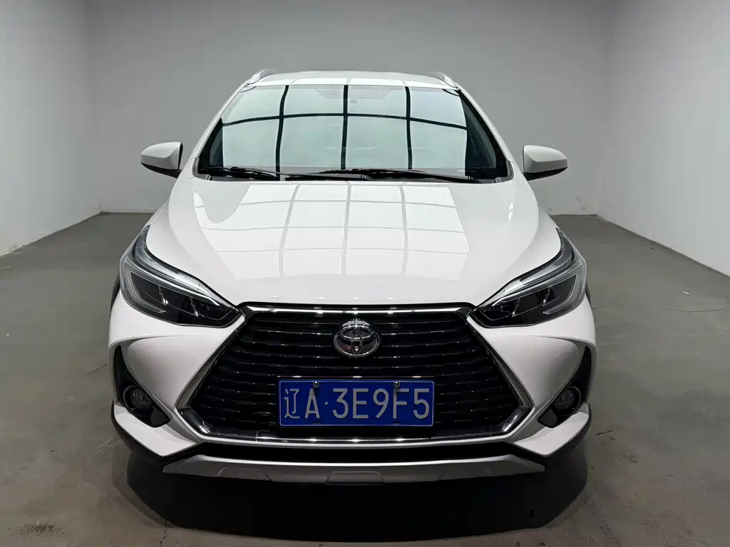 Toyota Yaris L 2023