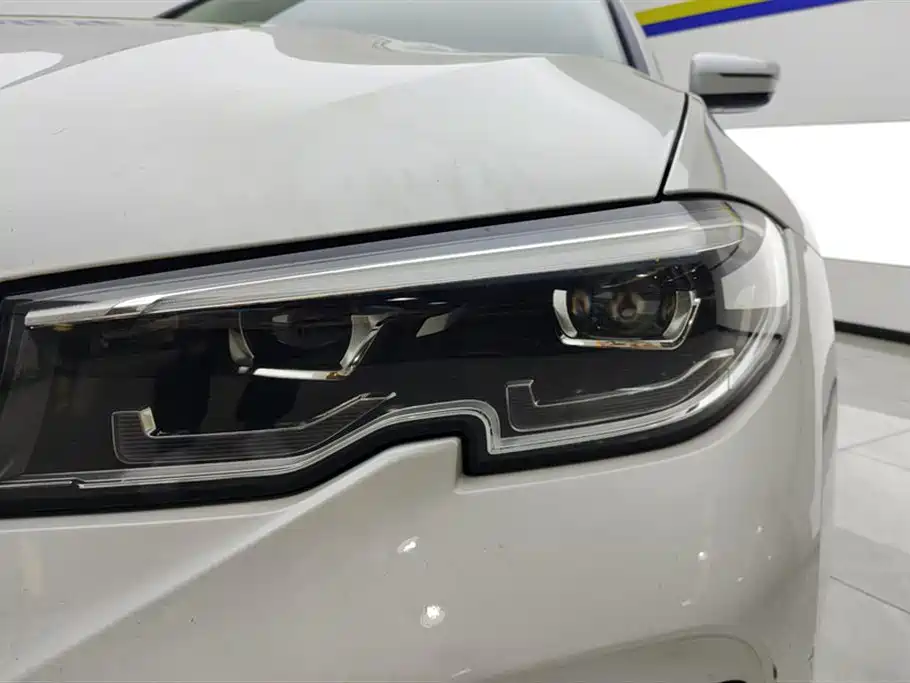 BMW 3 Series 2021