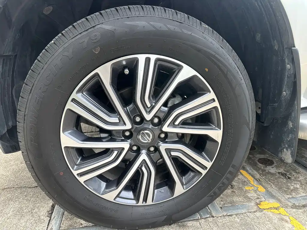Nissan Terra 2019 — фото 11