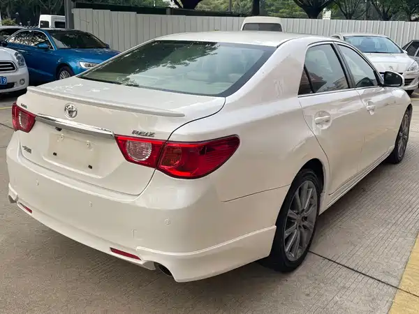 Toyota Reiz 2012