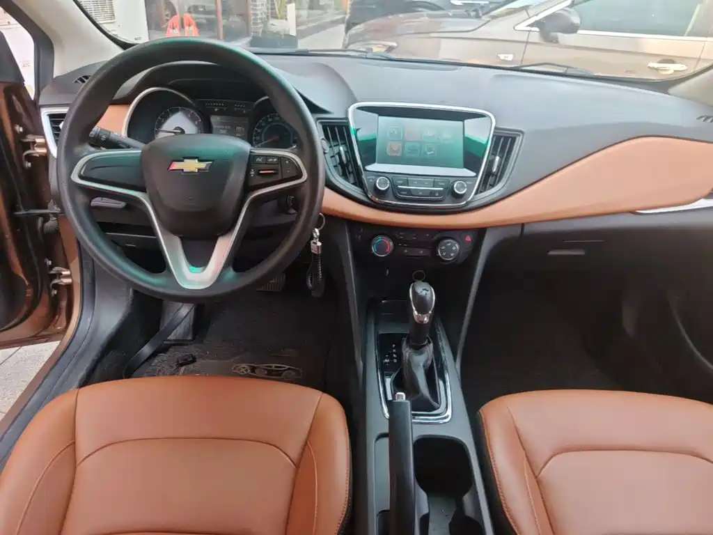 Chevrolet Cavalier 2017 — фото 10